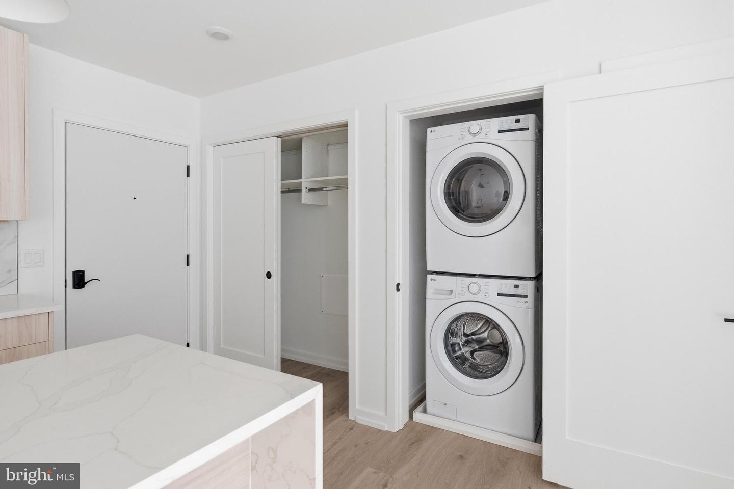 208 Vine St #2c Property Photo 10