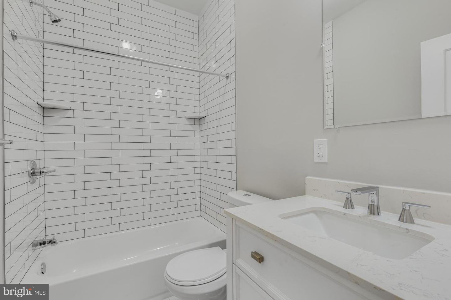410 Diamond St #1 Property Photo 7