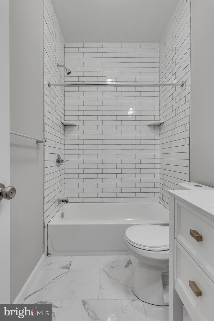 410 Diamond St #1 Property Photo 9