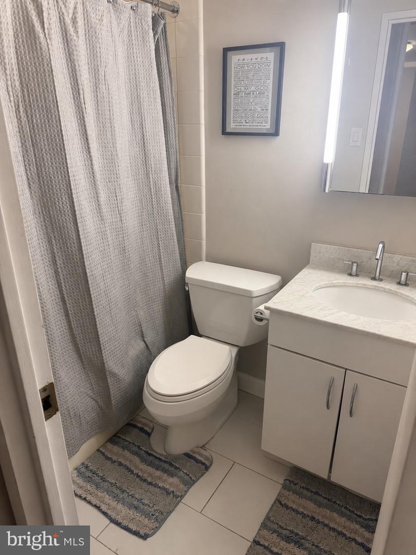 219-29 S 18th St #1004 Property Photo 7