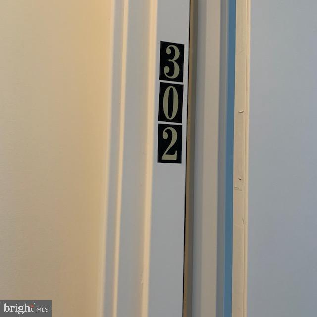 6164-66 Ridge Ave #302 Property Photo 2