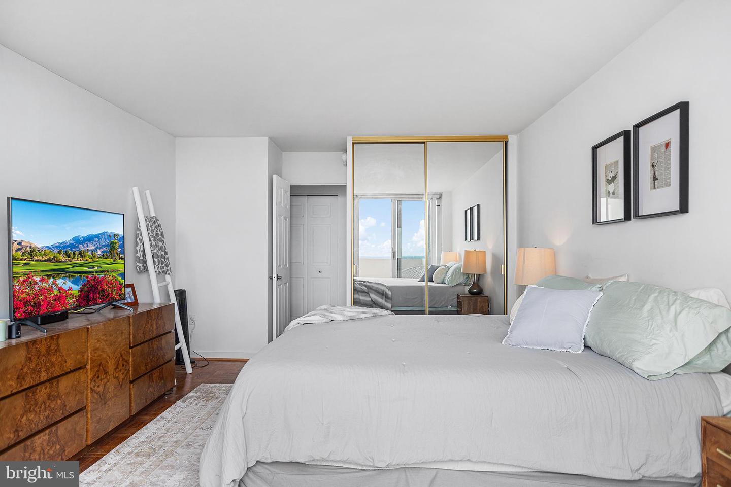 604-36 S Washington Sq #2311 Property Photo 14
