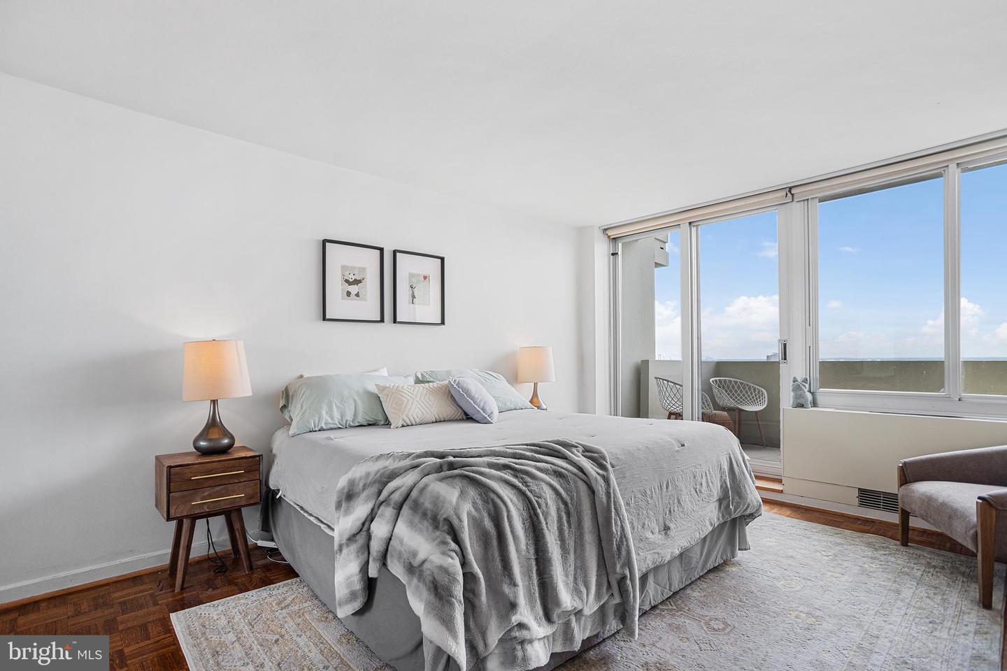 604-36 S Washington Sq #2311 Property Photo 15