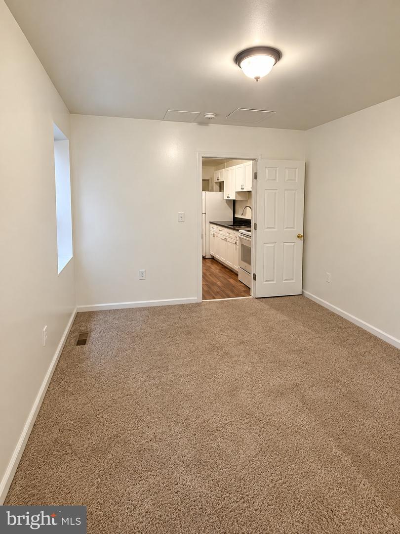 6013 Spruce St Property Photo 7