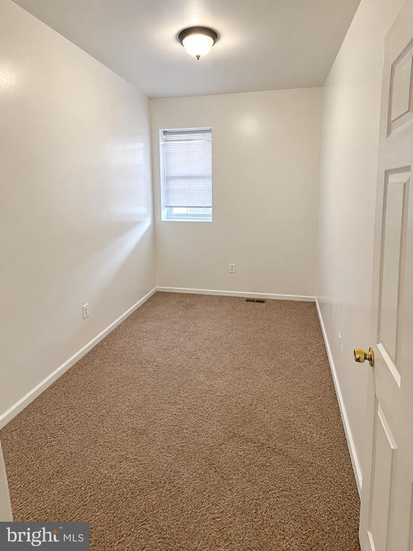 6013 Spruce St Property Photo 10