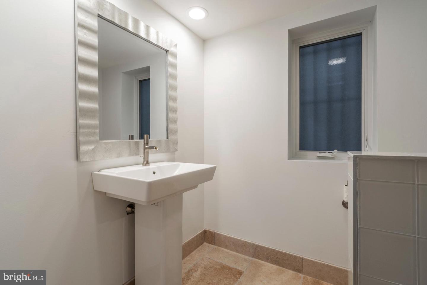 313 Fulton St Property Photo 14