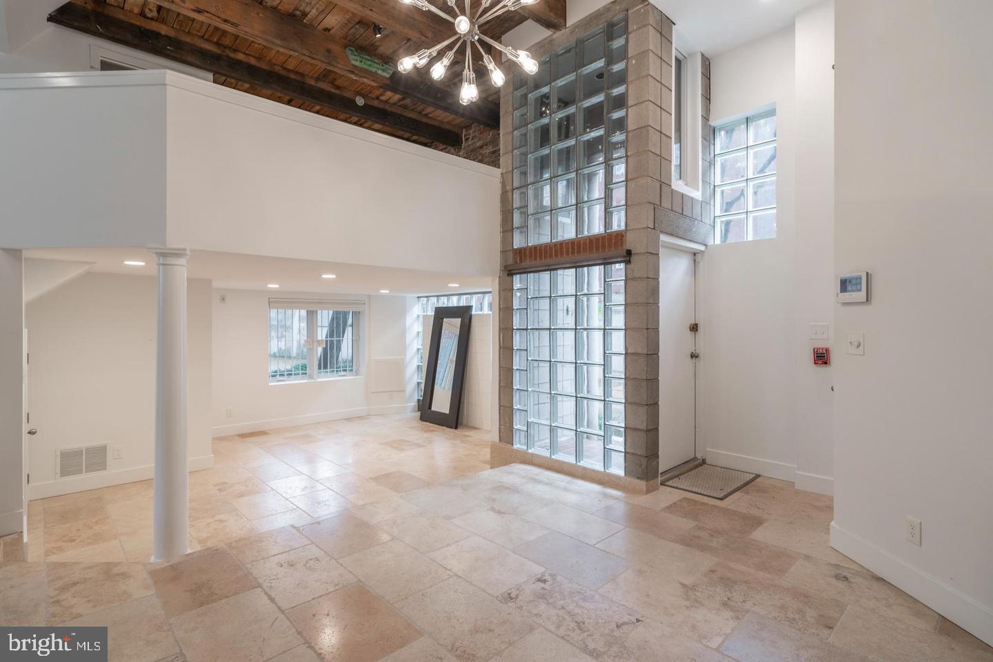 313 Fulton St Property Photo 18