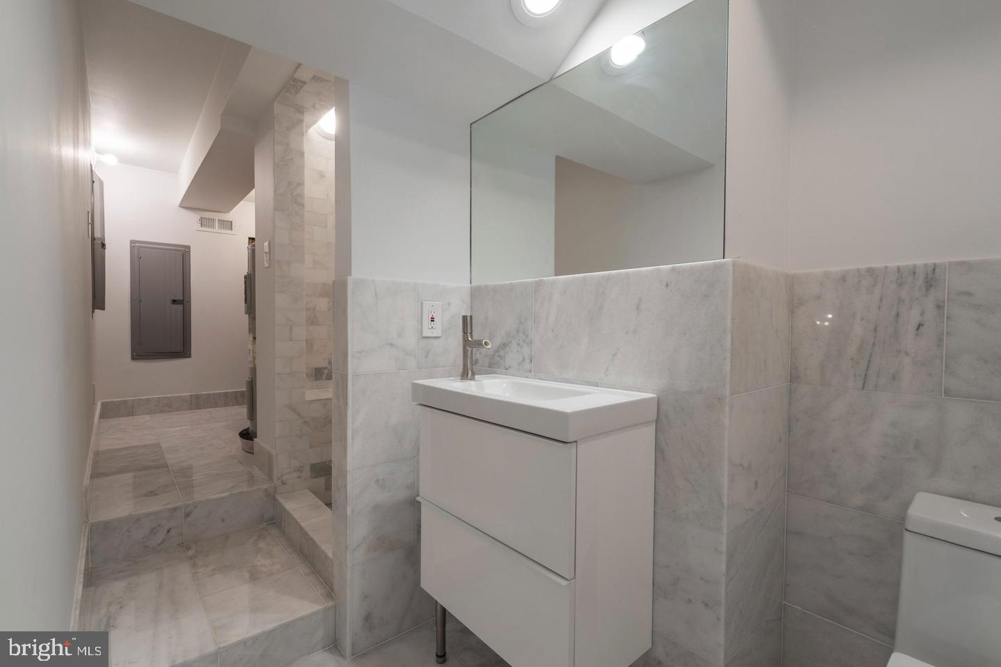 313 Fulton St Property Photo 25