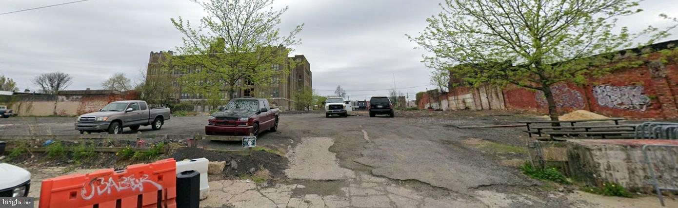 2618-28 W Huntingdon St Property Photo 1
