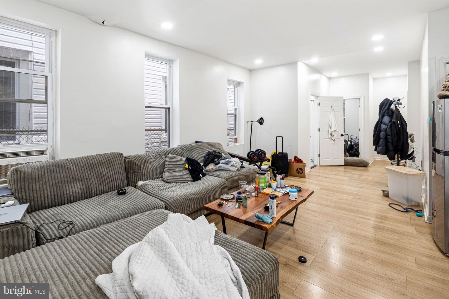 5663 Boyer St Property Photo 4