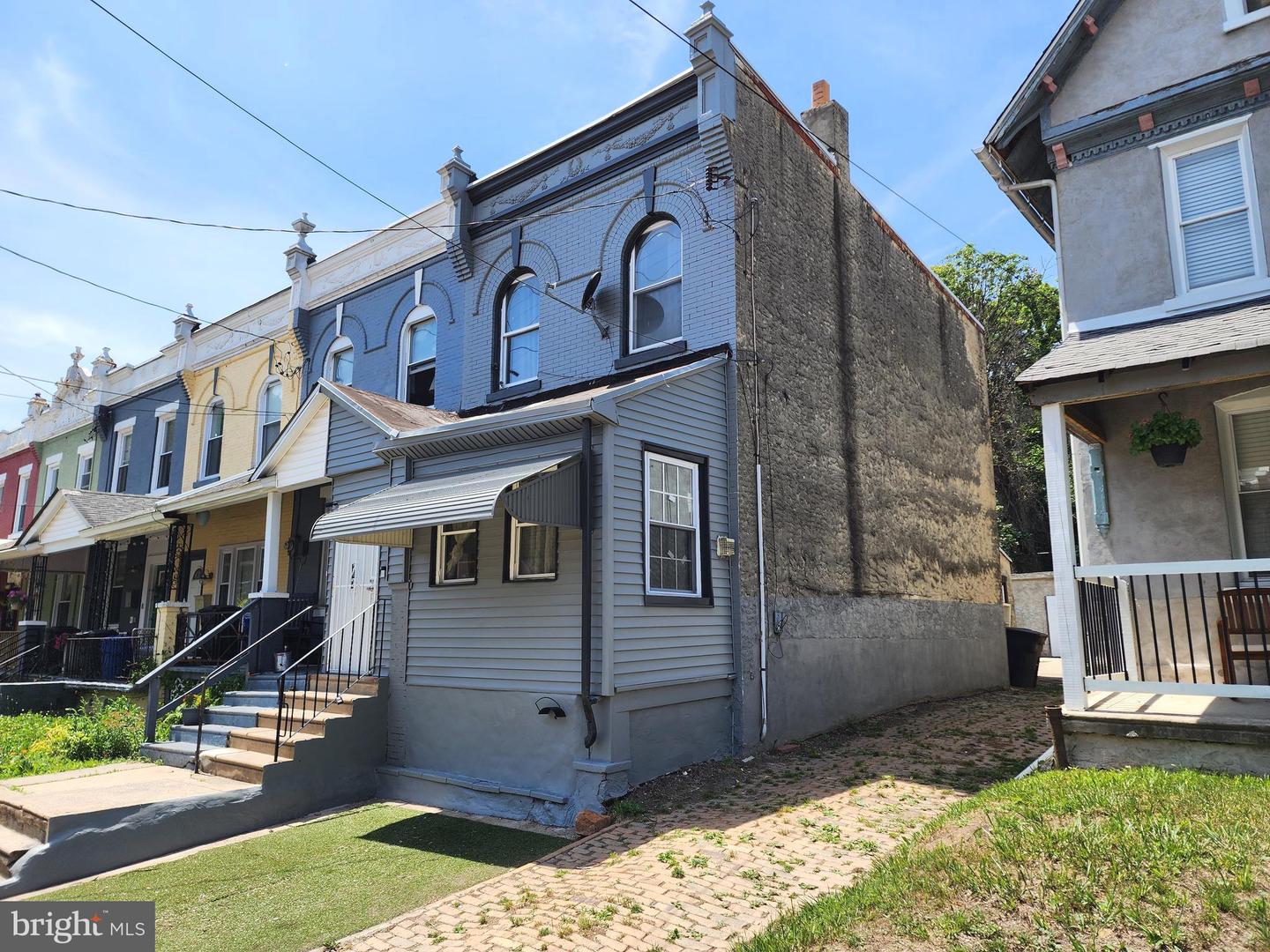217 W Duval St Property Photo 6