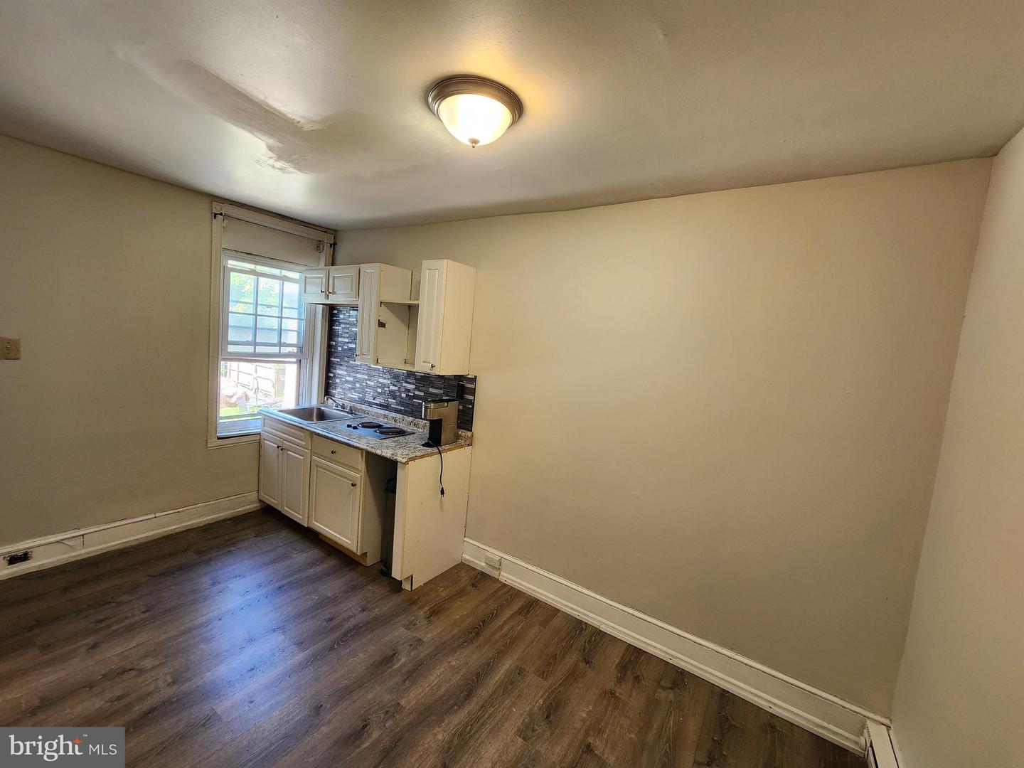 217 W Duval St Property Photo 32