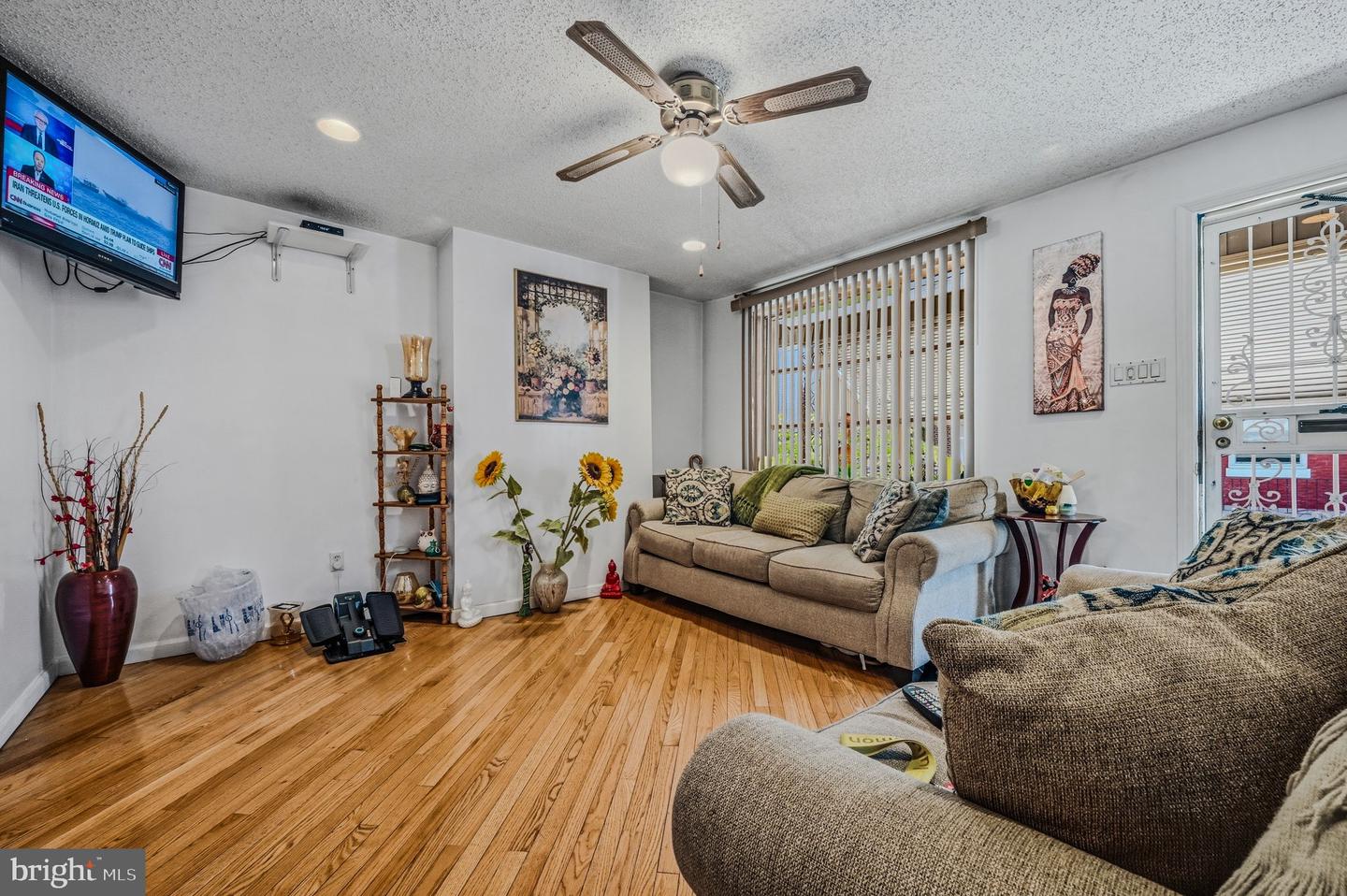 5217 Delancey St Property Photo 8