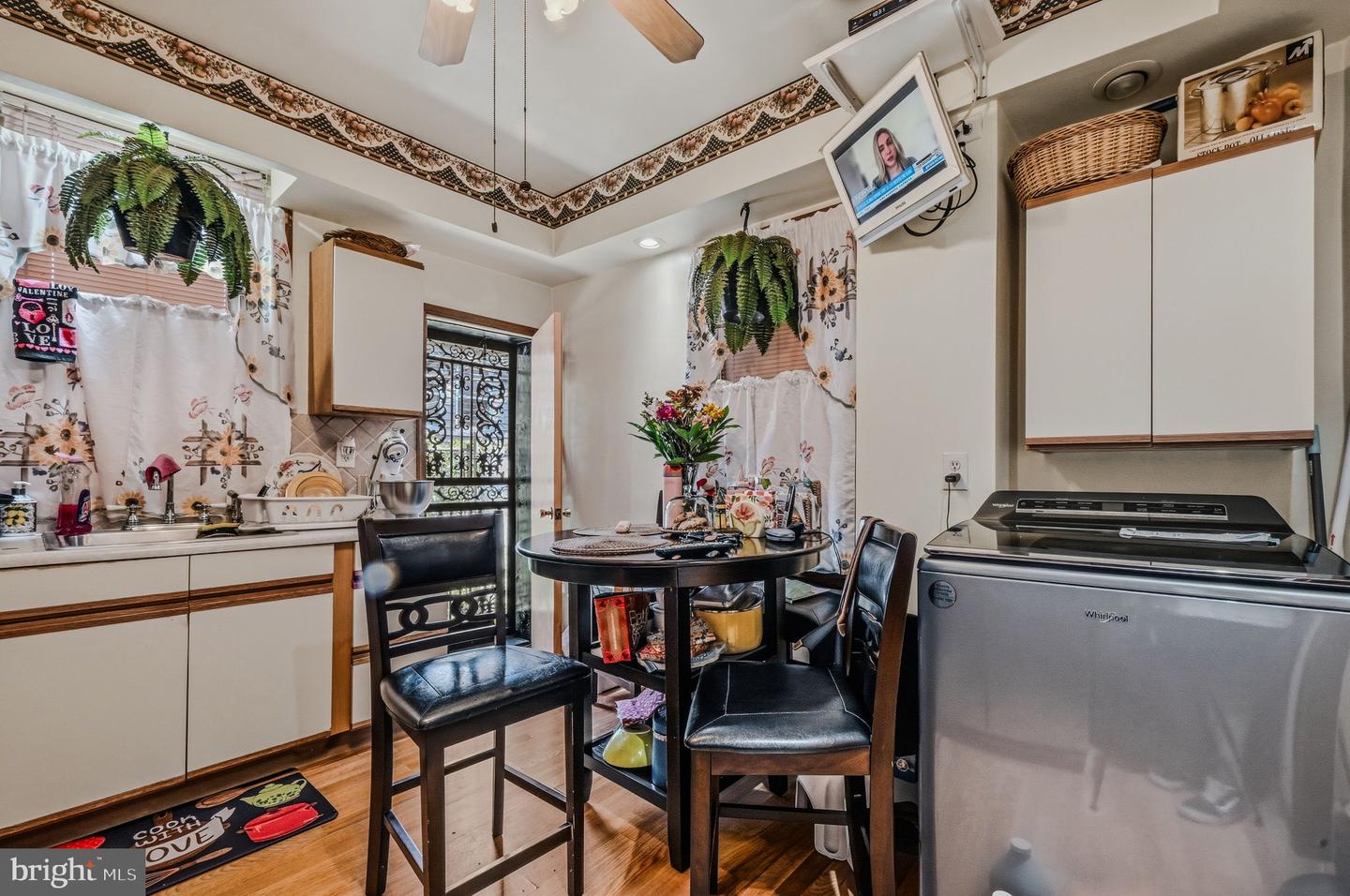 5217 Delancey St Property Photo 10
