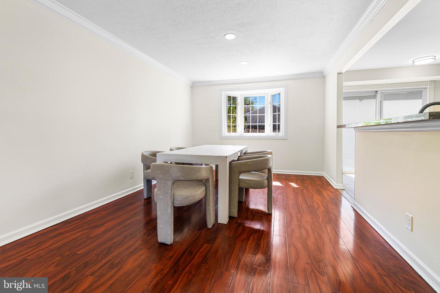468 Woodhaven Plz Property Photo 11
