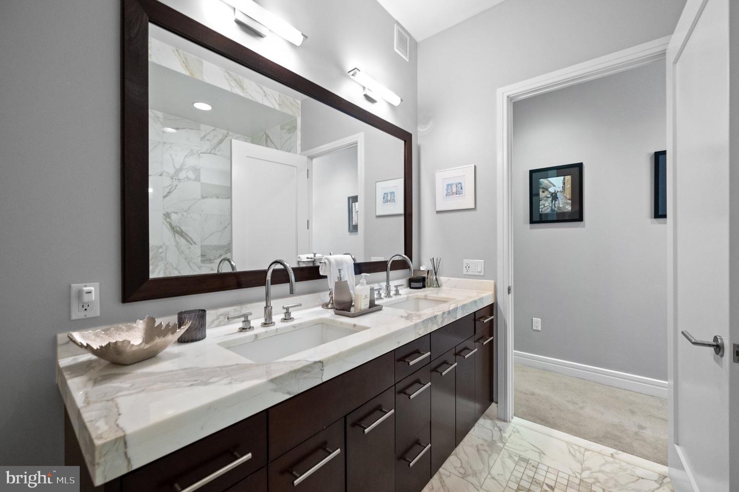 1414 S Penn Sq #36a Property Photo 15