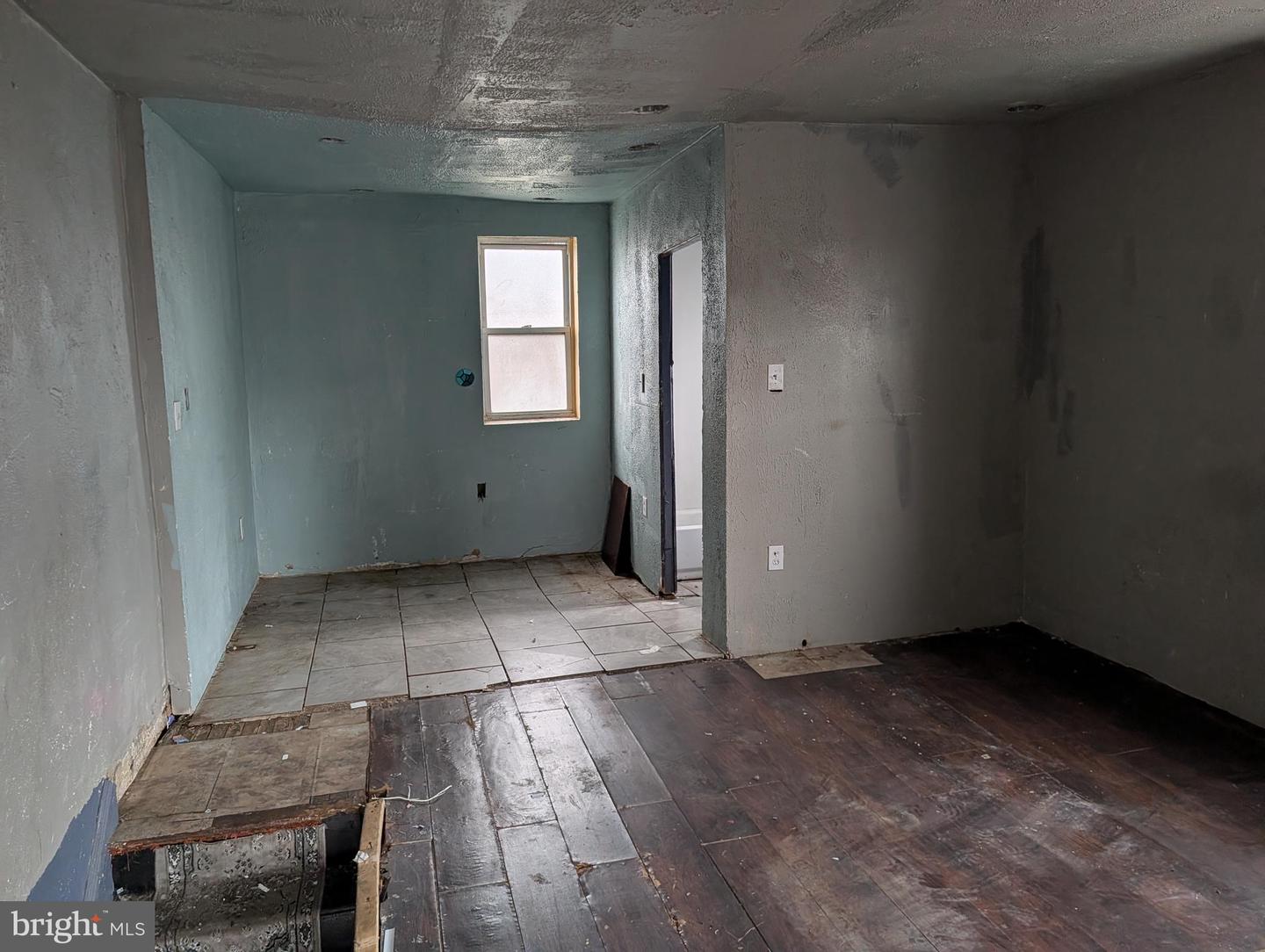 749 S Cecil St Property Photo 4