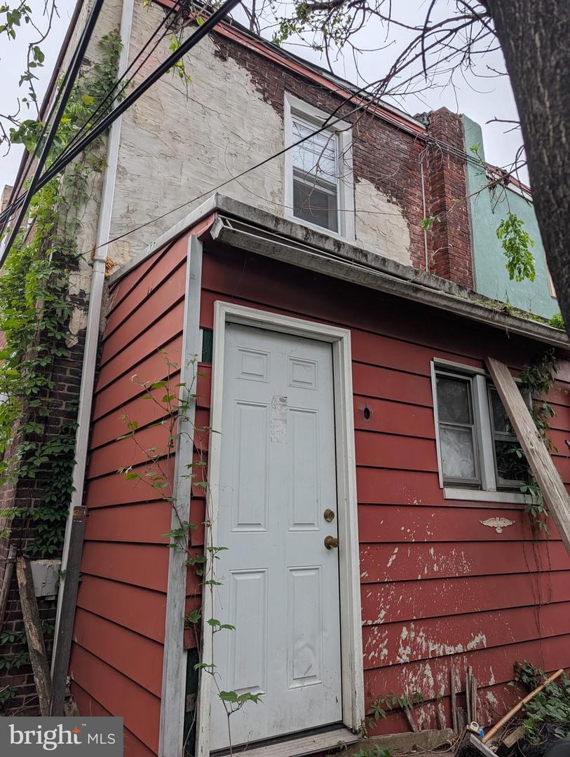 749 S Cecil St Property Photo 8