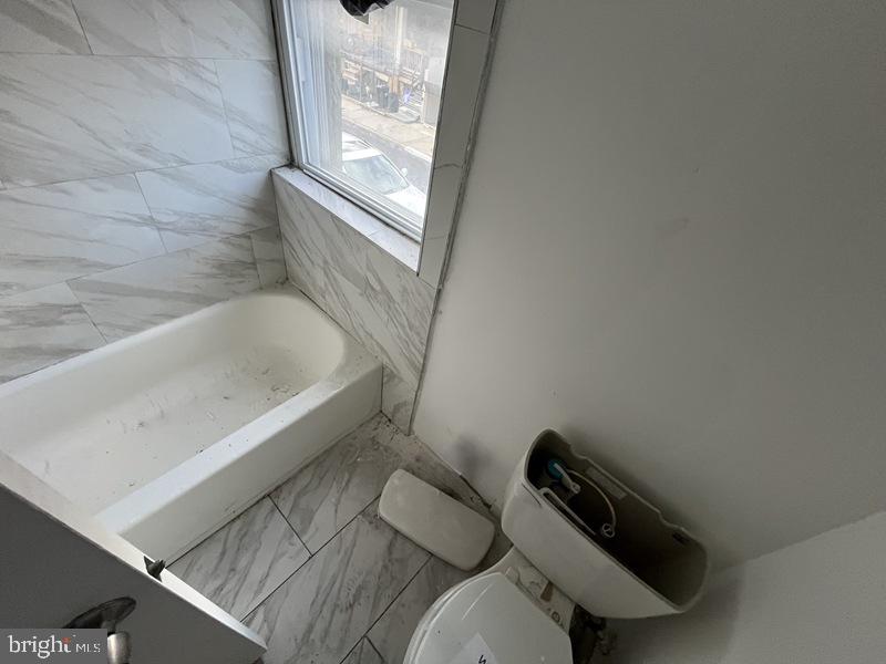 1018 S 53rd St Property Photo 17