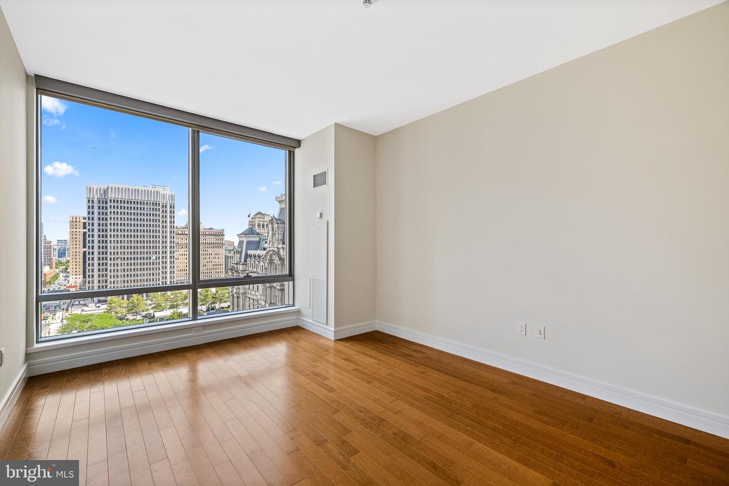 1414 S Penn Sq #14e Property Photo 9