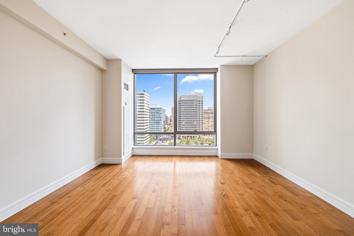 1414 S Penn Sq #14e Property Photo 10