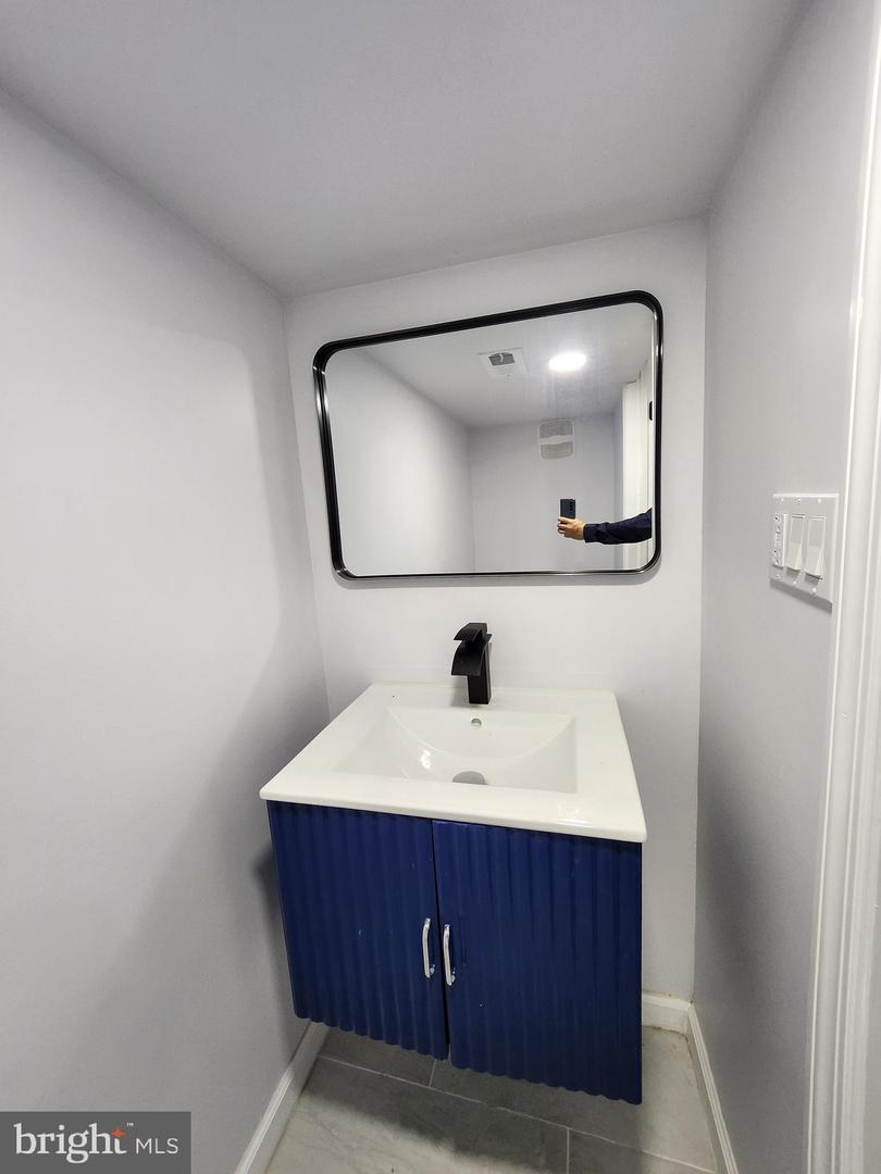631 Cross St Property Photo 4