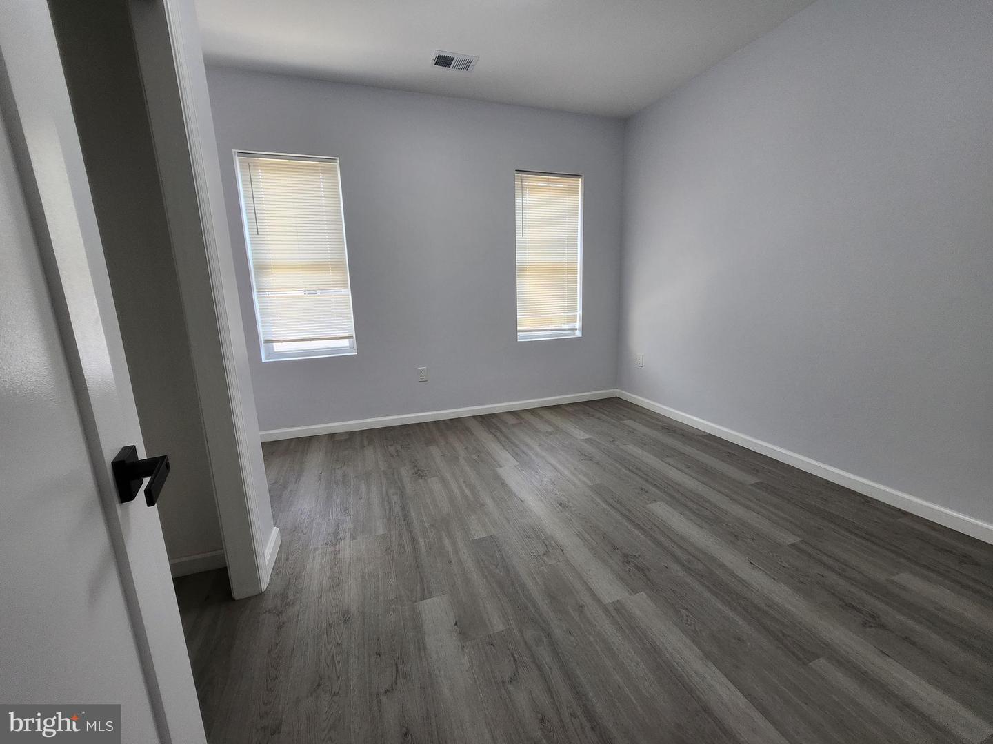 631 Cross St Property Photo 14