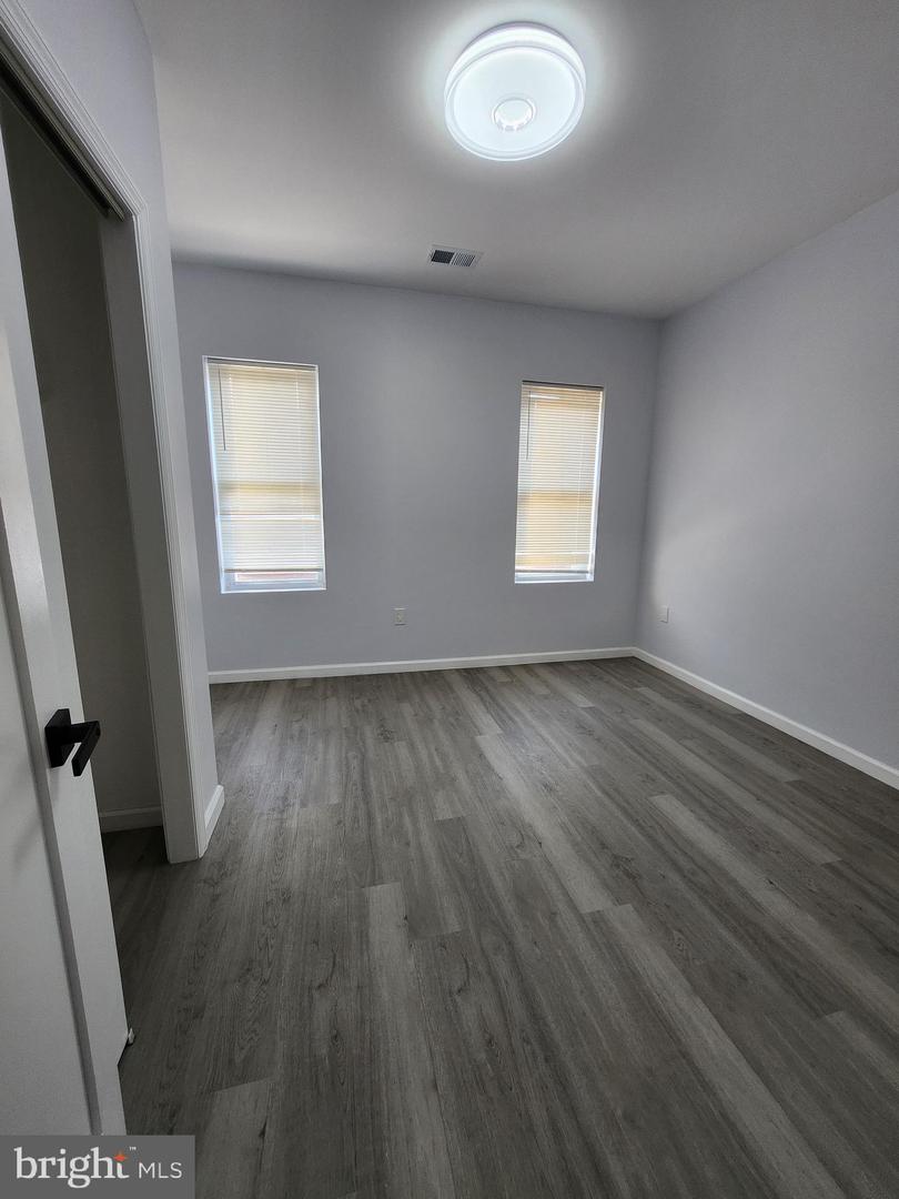 631 Cross St Property Photo 15