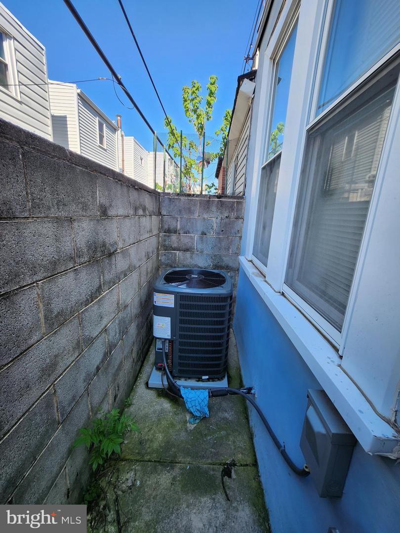 631 Cross St Property Photo 17