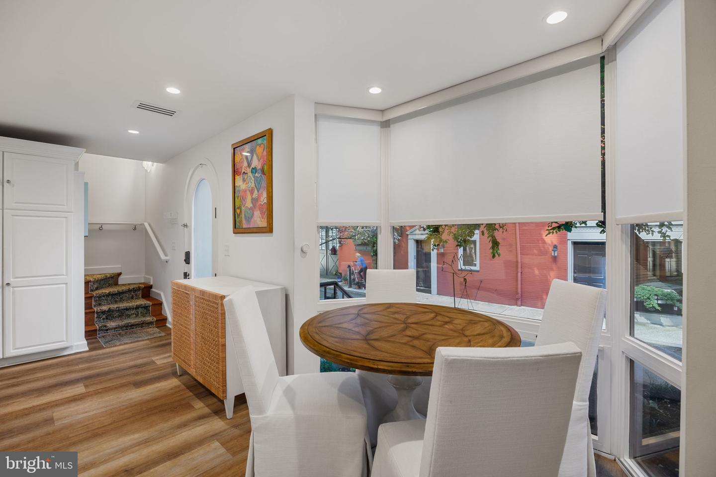 2027 Chancellor St Property Photo 4