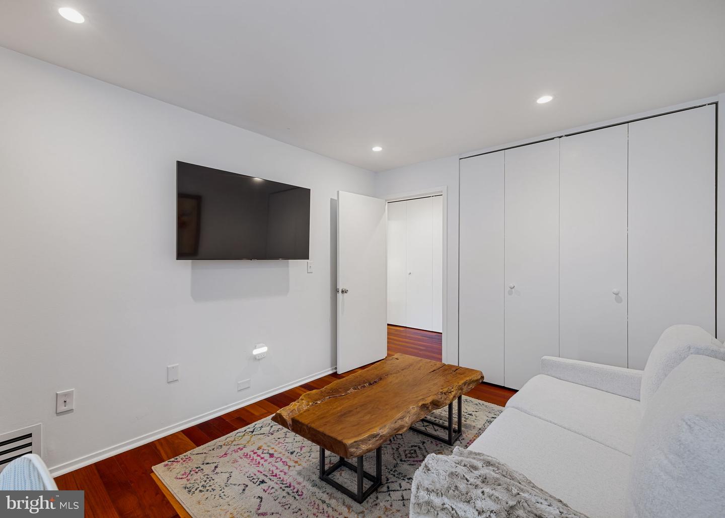 2027 Chancellor St Property Photo 29