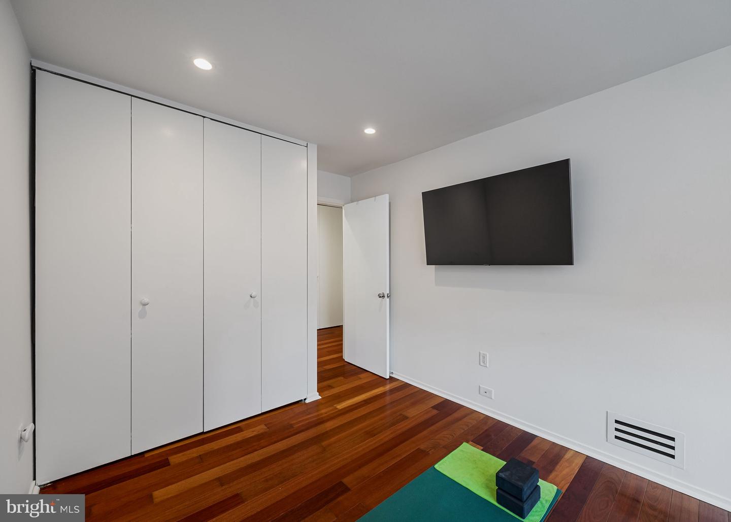 2027 Chancellor St Property Photo 32