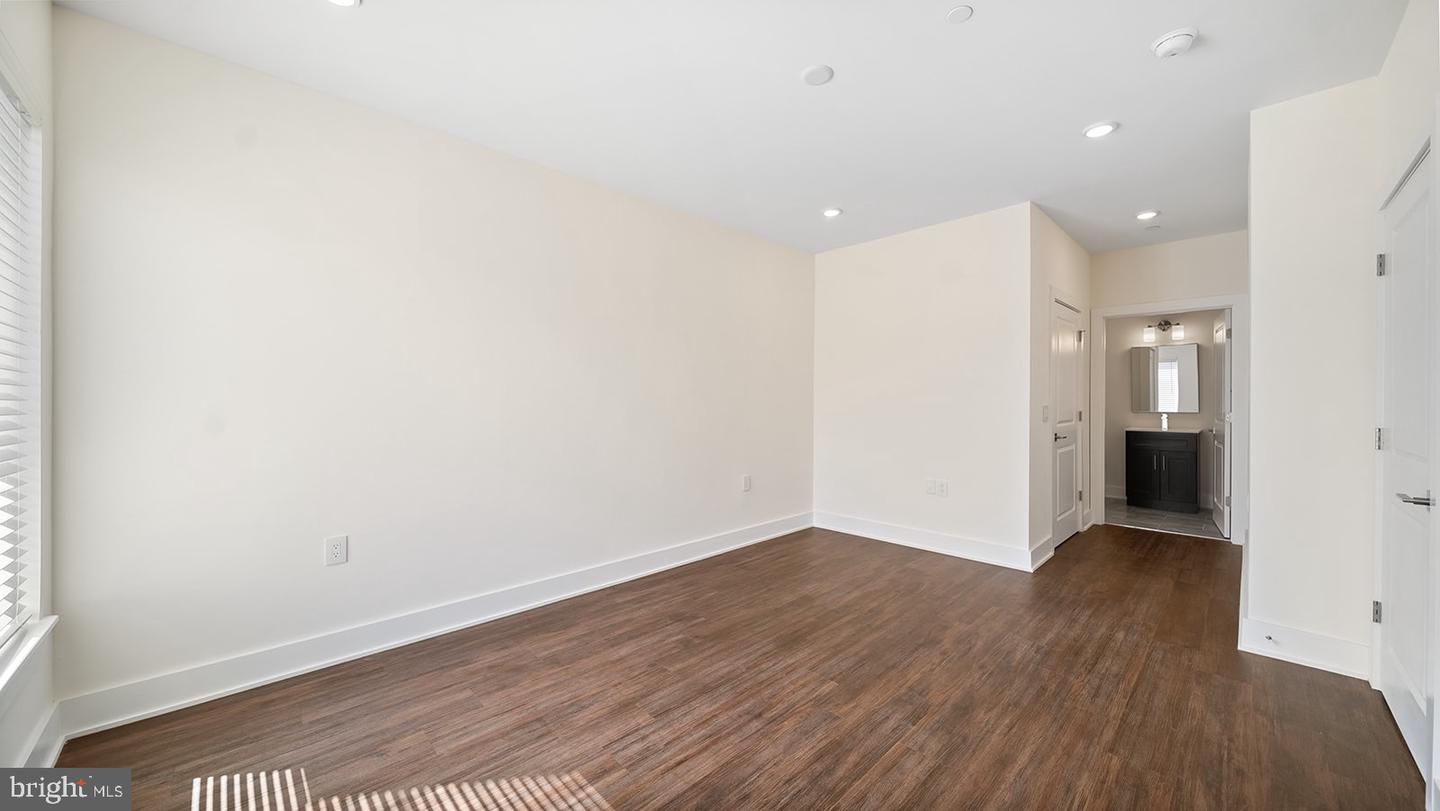 1148 N 2nd St #3h Property Photo 11