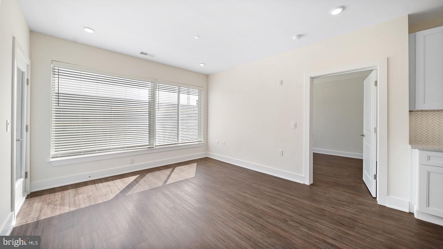 1148 N 2nd St #3h Property Photo 15