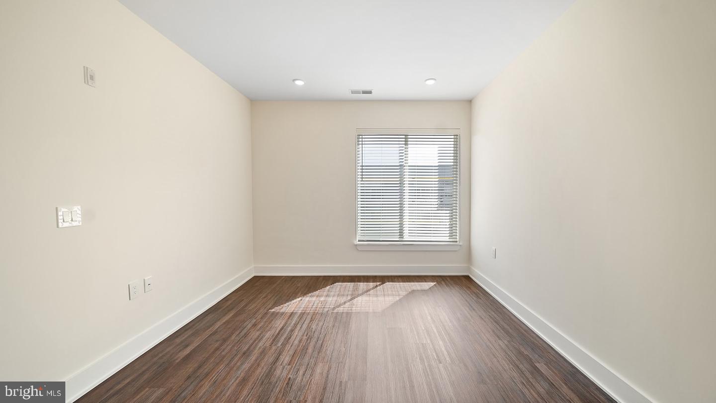 1148 N 2nd St #3h Property Photo 27