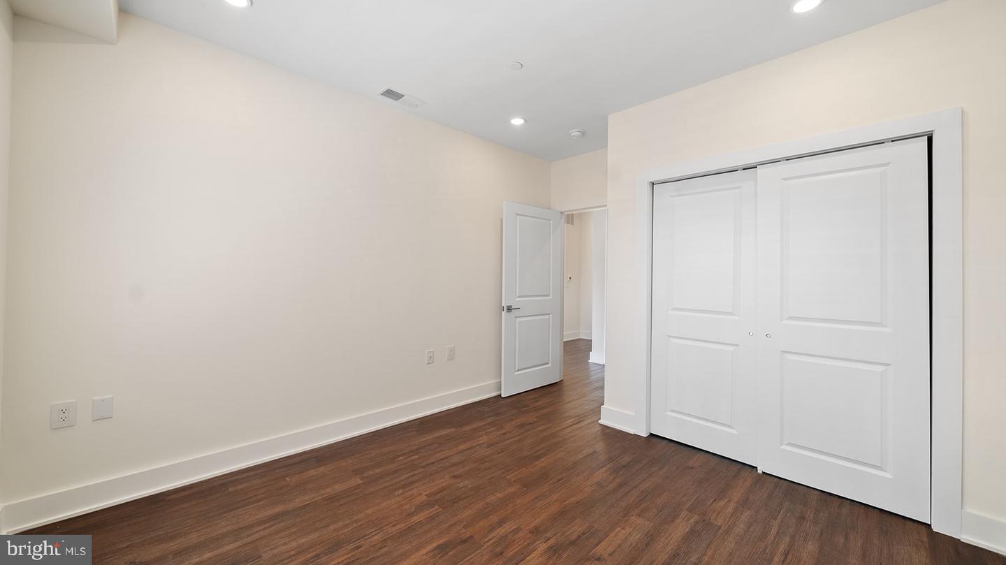 1148 N 2nd St #3h Property Photo 28