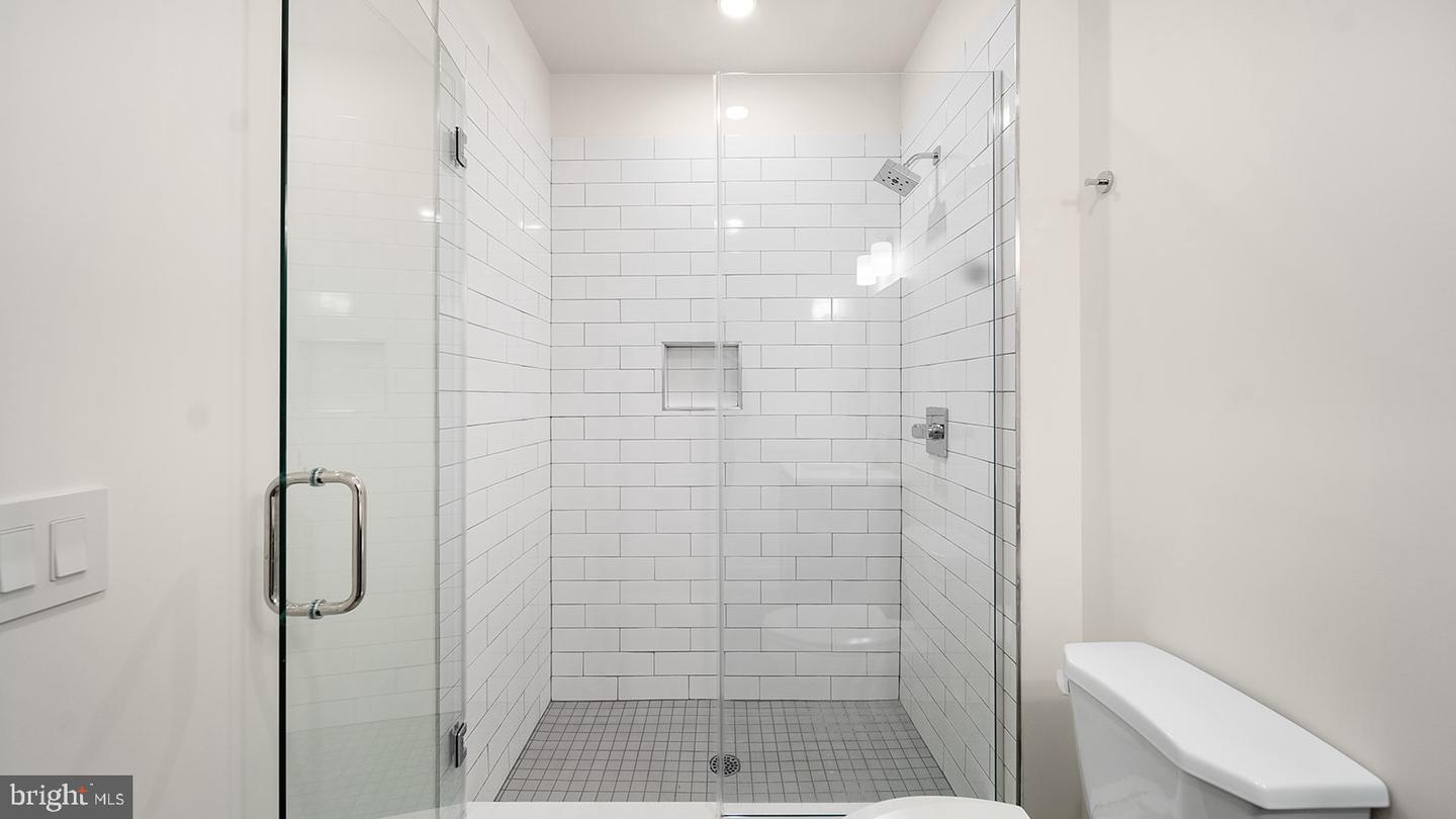 1148 N 2nd St #3h Property Photo 31