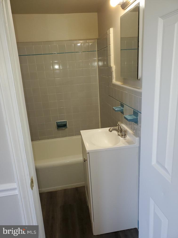 6632 Germantown Ave #202 Property Photo 6