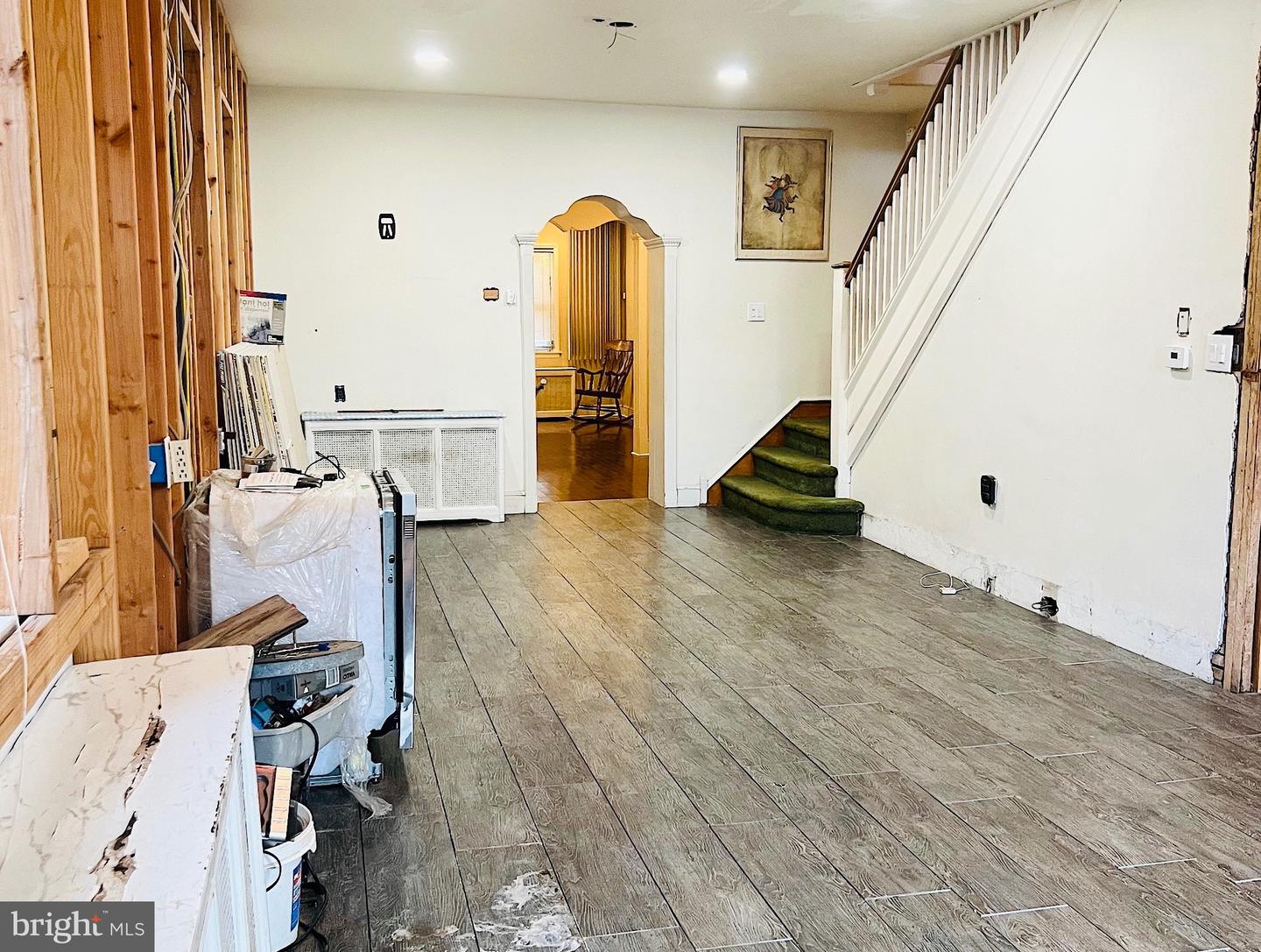 2605 E Somerset St Property Photo 5