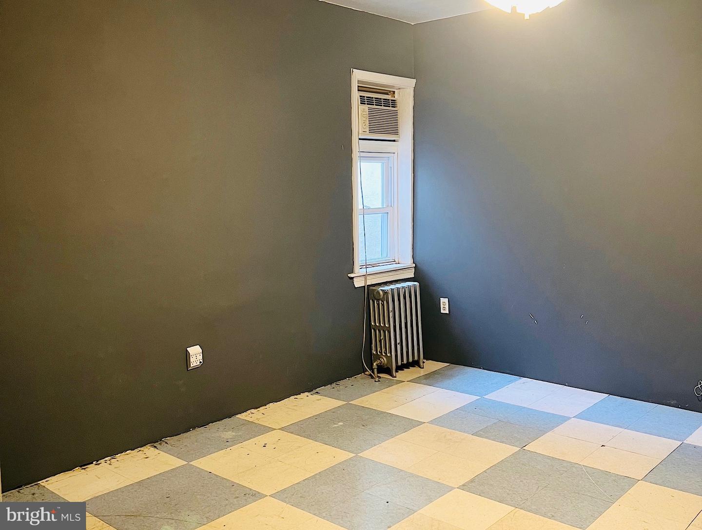2605 E Somerset St Property Photo 18