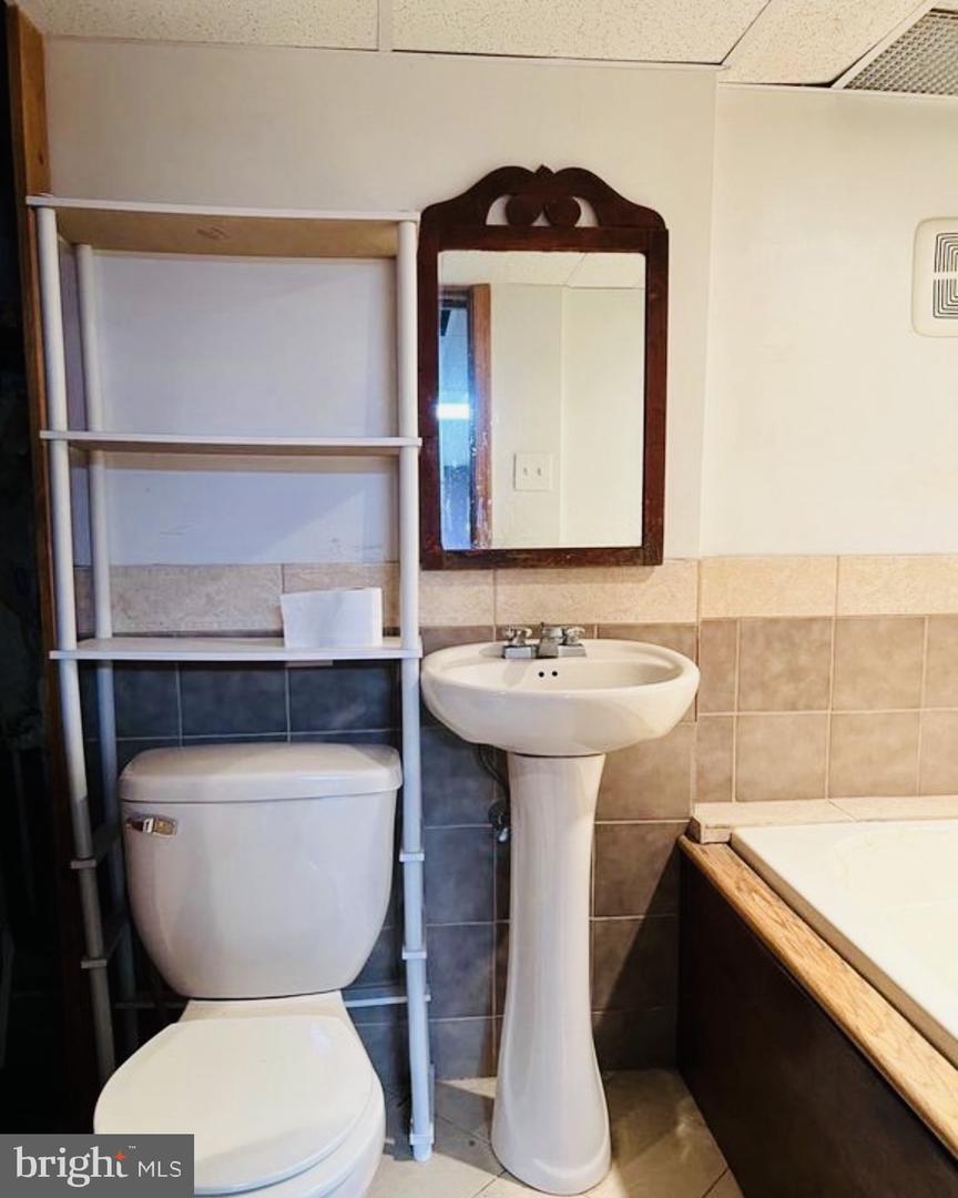 2605 E Somerset St Property Photo 26