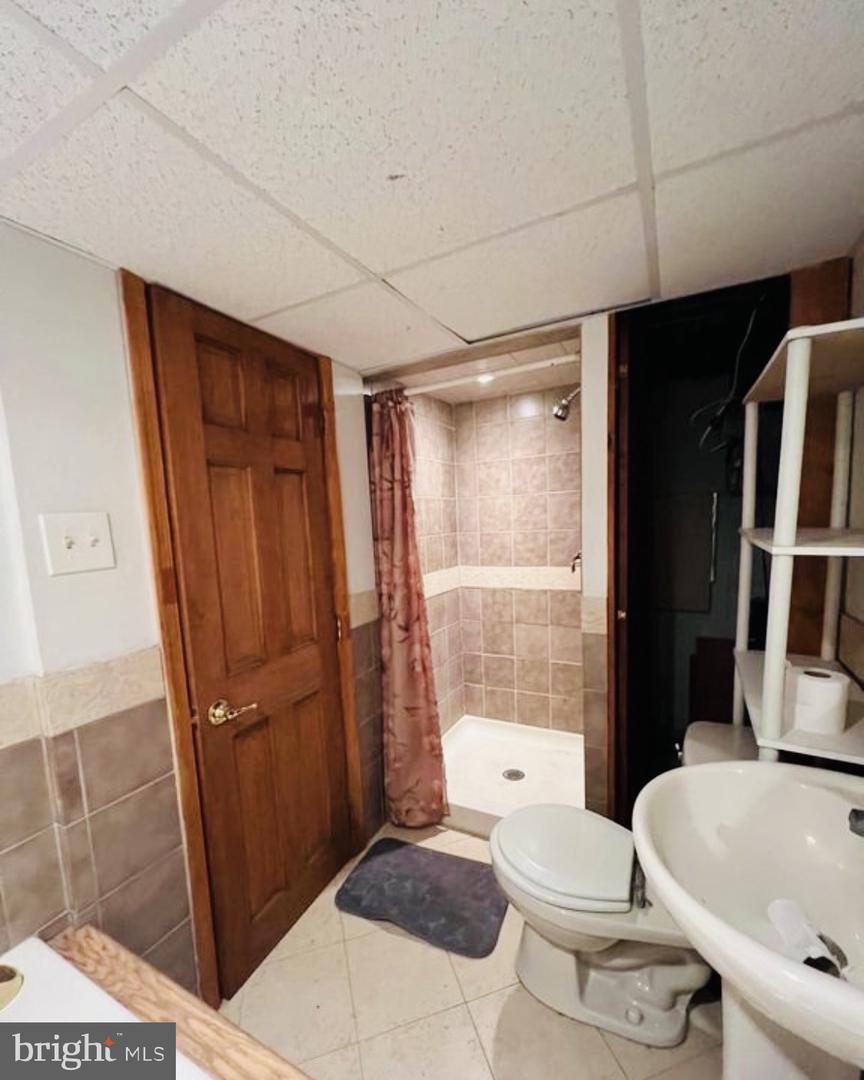 2605 E Somerset St Property Photo 28