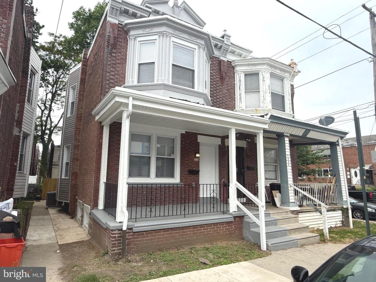 5946 N Camac St Property Photo 4