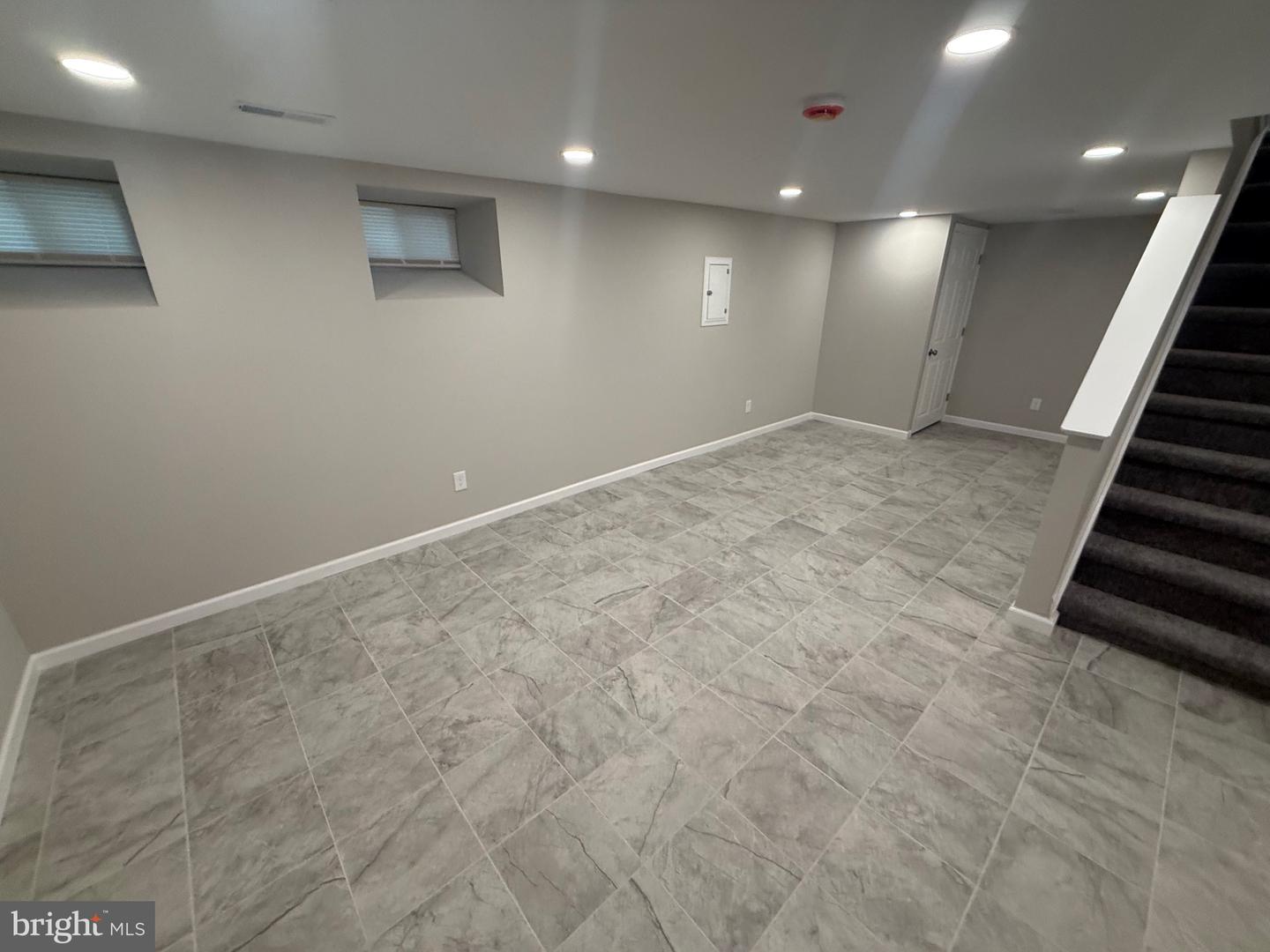 5946 N Camac St Property Photo 13