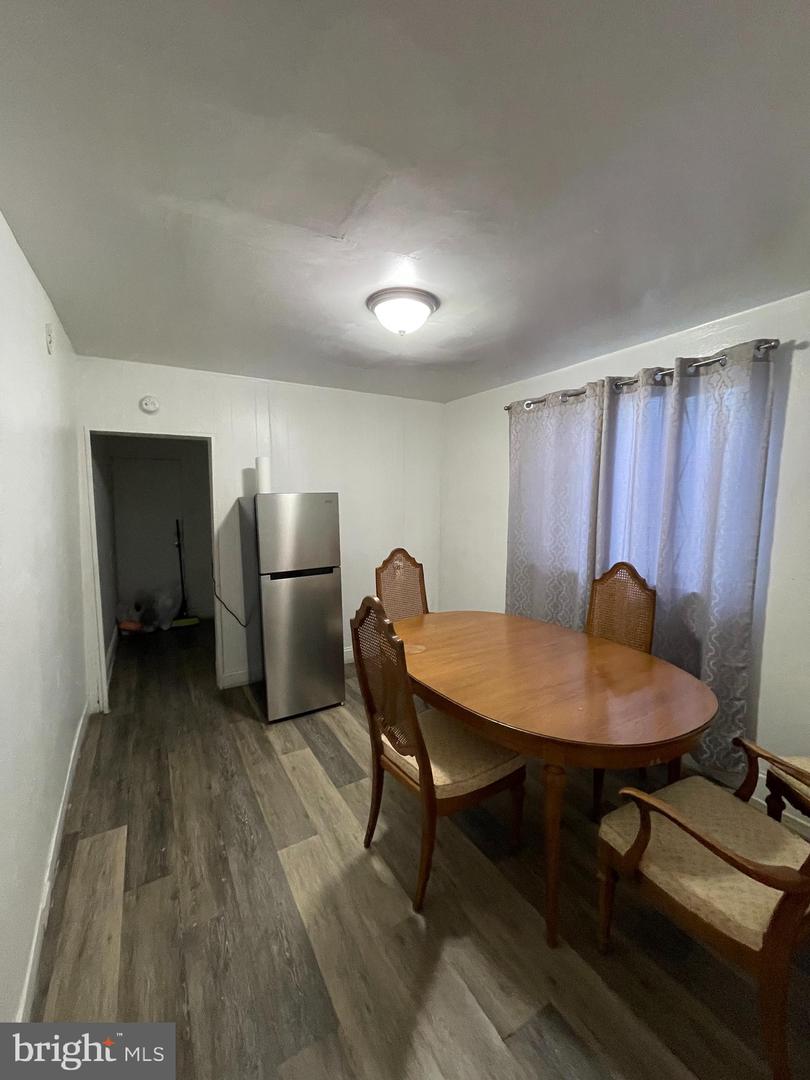 1925 E Lippincott St Property Photo 6