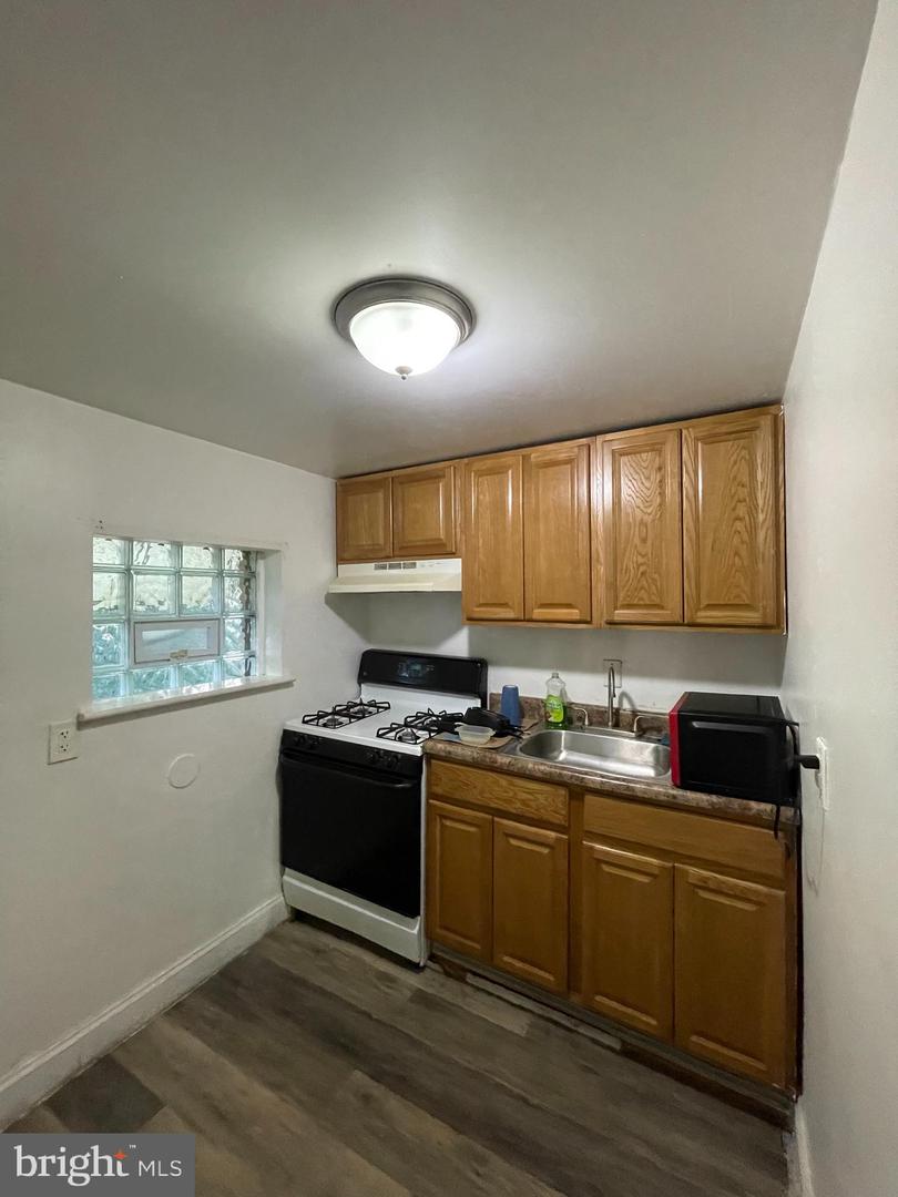 1925 E Lippincott St Property Photo 8