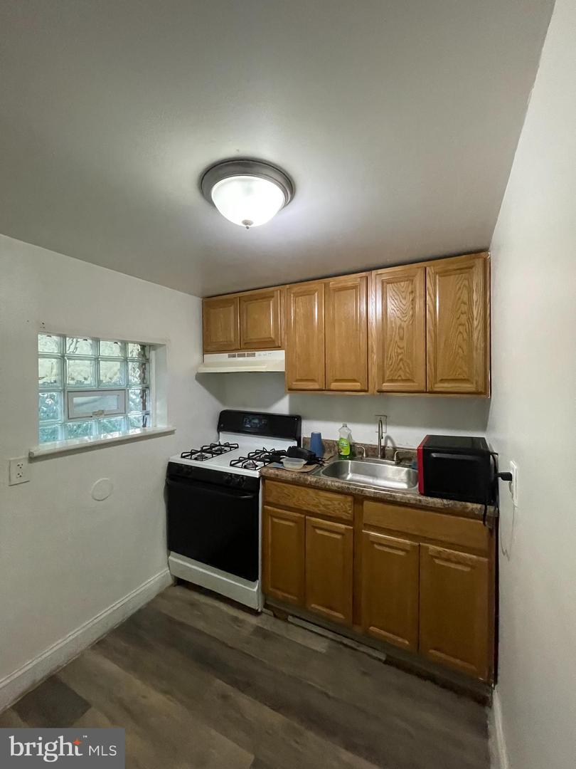 1925 E Lippincott St Property Photo 9