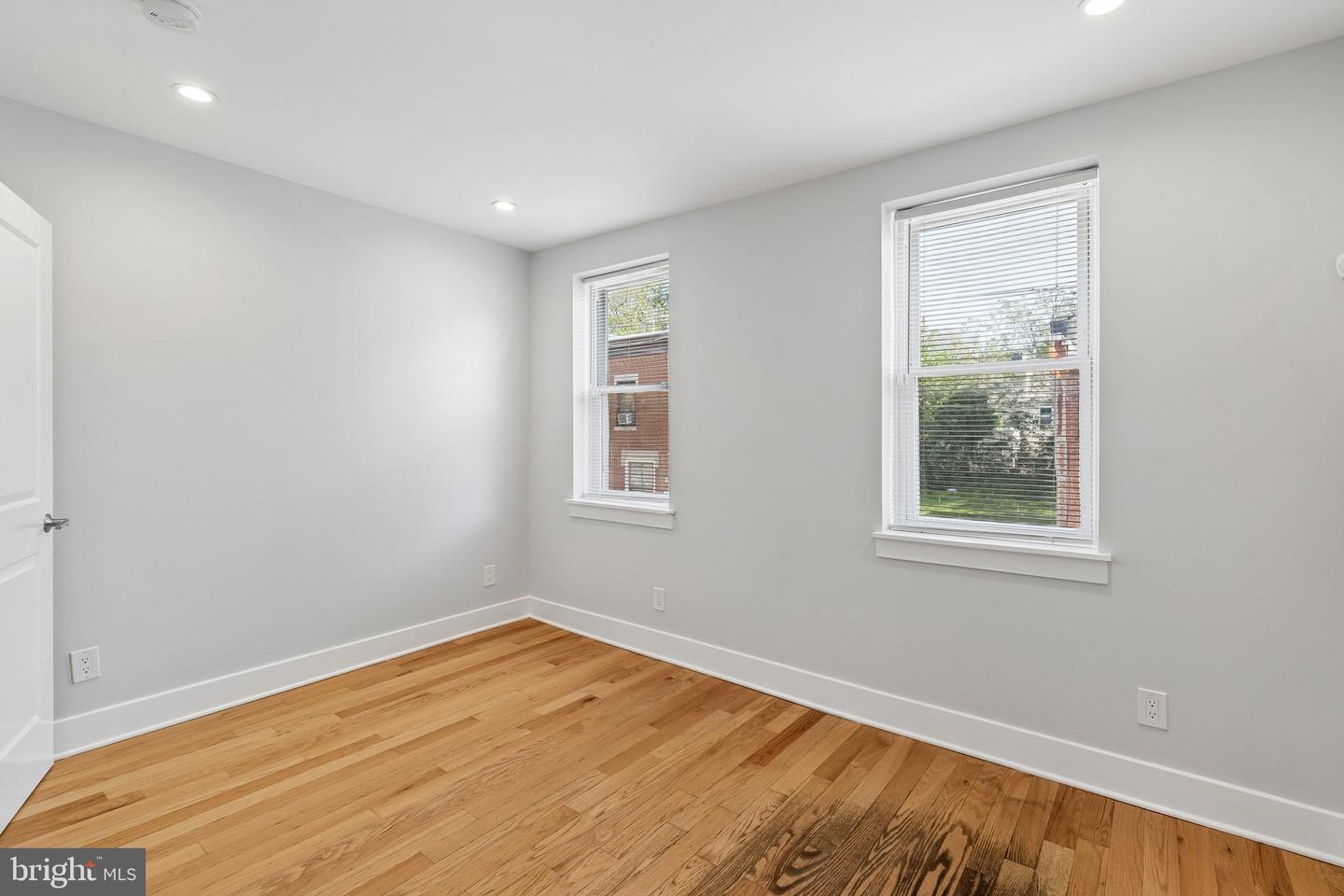 3825 Mount Vernon St Property Photo 17