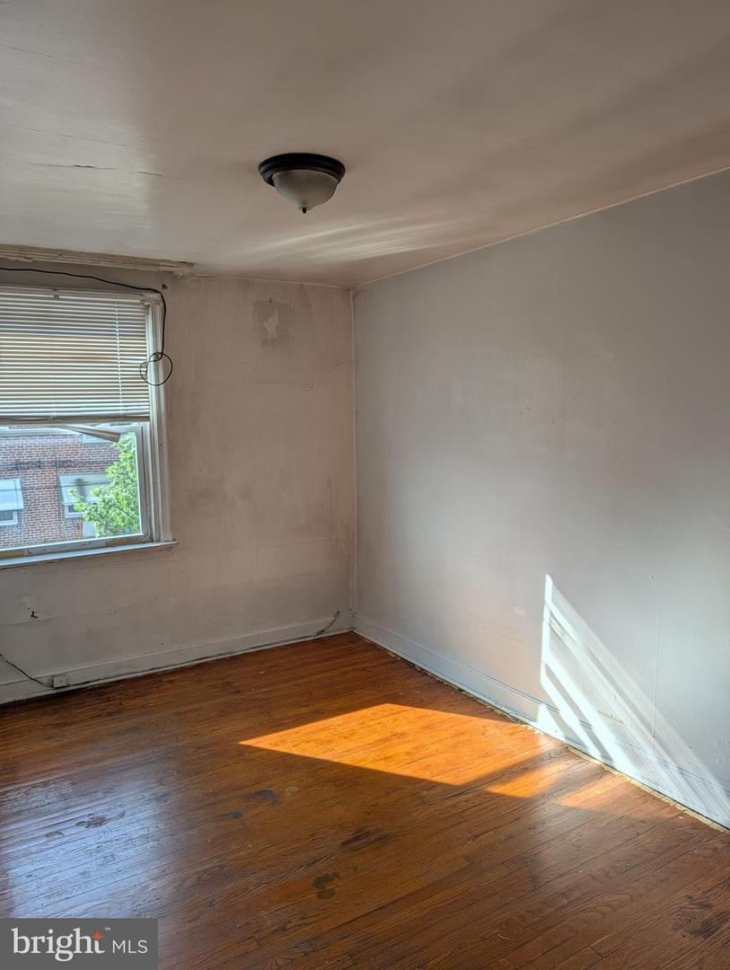 7246 Horrocks St Property Photo 10