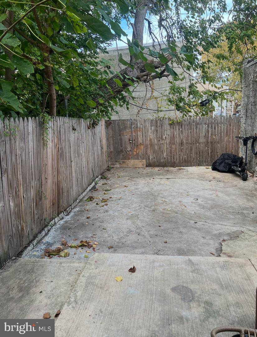 6033 Vine St Property Photo 13